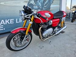 2017 Triumph THRUXTON R Red