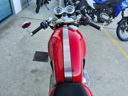 2017 Triumph THRUXTON R Red