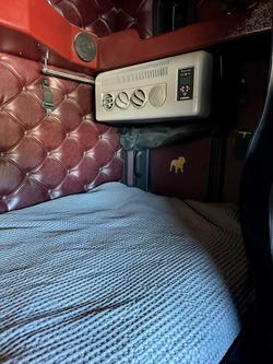 2017 Mack Superliner White