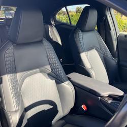 2020 Lexus
UX 250h Luxury