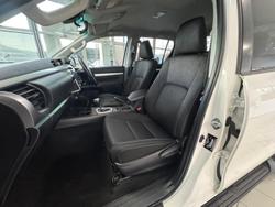 2021 Toyota
Hilux SR5