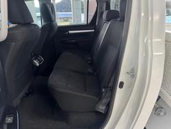 2021 Toyota
Hilux SR5