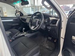 2021 Toyota
Hilux SR5
