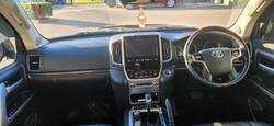 2018 Toyota Landcruiser Sahara VDJ200R 4X4 Dual Range Graphite