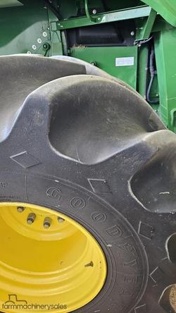 2017 John Deere S680+ 625D Green