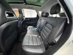 2021 MG
HS PHEV Essence