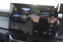 2025 Renault
Duster Techno