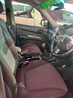 2015 Mitsubishi
Triton GLX-R
