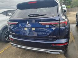 2025 Mitsubishi Outlander Exceed