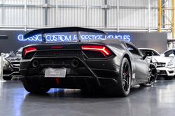 2018 Lamborghini
Huracan Performante