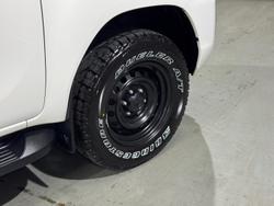 2022 Toyota
Hilux SR
