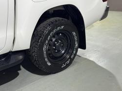 2022 Toyota
Hilux SR