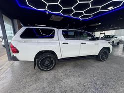 2022 Toyota
Hilux SR