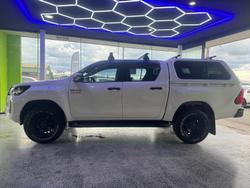 2022 Toyota
Hilux SR