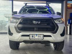 2022 Toyota
Hilux SR