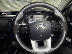 2022 Toyota
Hilux SR