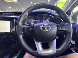 2022 Toyota
Hilux SR