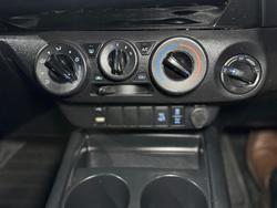 2022 Toyota
Hilux SR