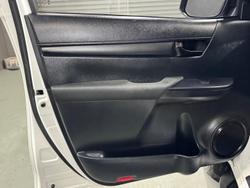 2022 Toyota
Hilux SR