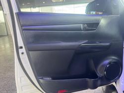 2022 Toyota
Hilux SR
