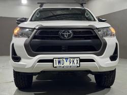 2022 Toyota
Hilux SR