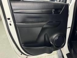 2022 Toyota
Hilux SR