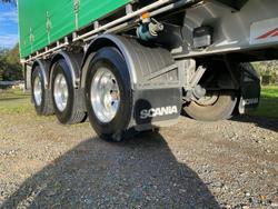 2010 Freighter 22 Pallet 45' Curtainsider Green