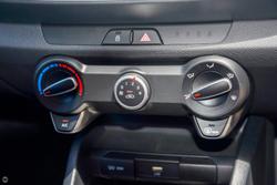 2025 Kia
                Stonic S
