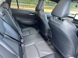 2024 Toyota
                Corolla Cross Atmos