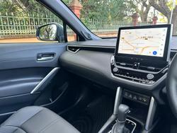 2024 Toyota
                Corolla Cross Atmos