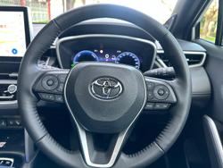 2024 Toyota
                Corolla Cross Atmos