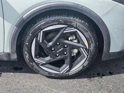 2025 Kia
                K4 Sport+