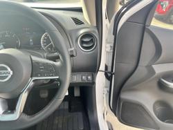 2021 Nissan
Navara ST
