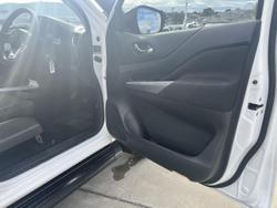 2021 Nissan
Navara ST