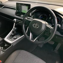 2021 Toyota
RAV4 GXL