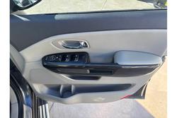 2015 Kia
                Carnival SLi