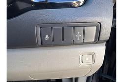 2015 Kia
                Carnival SLi