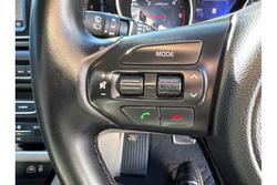 2015 Kia
                Carnival SLi