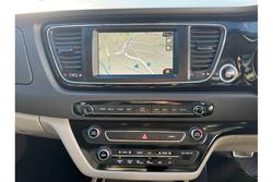 2015 Kia
                Carnival SLi