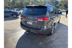 2015 Kia
                Carnival SLi