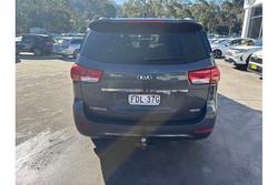 2015 Kia
                Carnival SLi