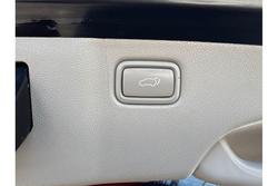 2015 Kia
                Carnival SLi