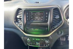 2016 Jeep
Cherokee Longitude