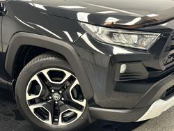 2021 Toyota
RAV4 Edge