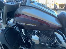 2015 HARLEY-DAVIDSON CVO LIMITED Maroon