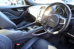 2018 Jaguar F-PACE 25d R-Sport