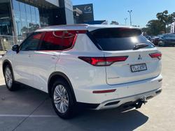 2021 Mitsubishi
Outlander LS