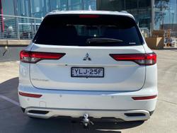 2021 Mitsubishi
Outlander LS