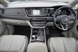 2017 Kia
Carnival Platinum