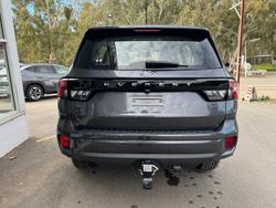 2024 Ford
Everest Ambiente